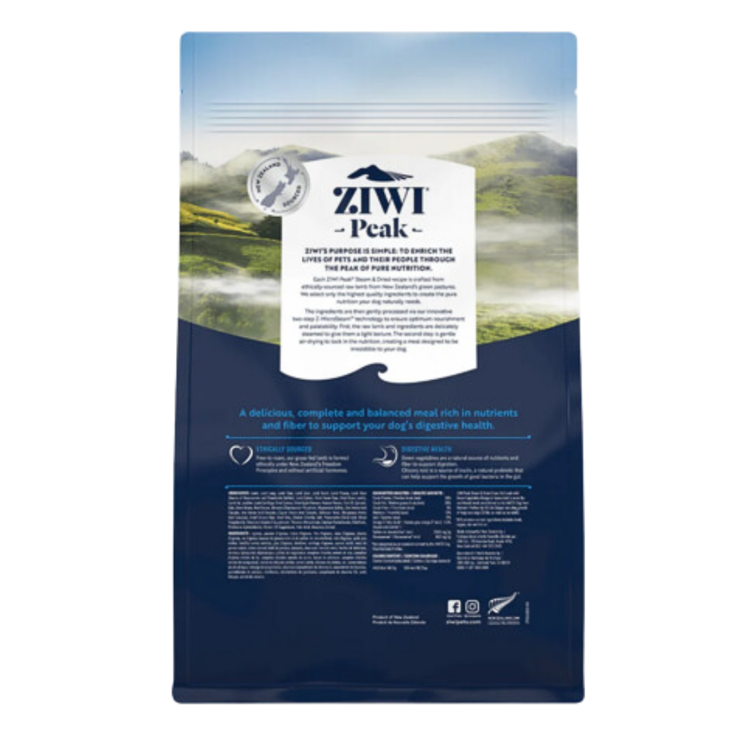 ZiwiPeak lammas koiranruoan ainesosaluettelo pussin takaosassa.